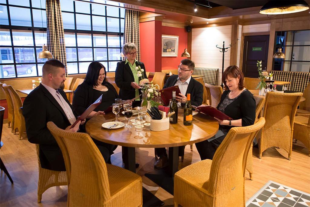 Finlandia Hotel Isovalkeinen กัวปิโอ ภายนอก รูปภาพ